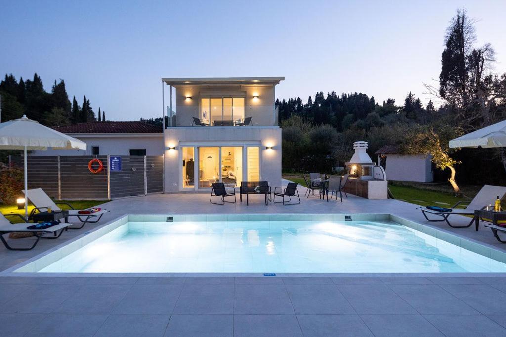 Elena Private Pool